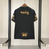 Camisola Atlético-MG 2025-26 Alternativa Preta Versão Adepto Todos Patrocinadores